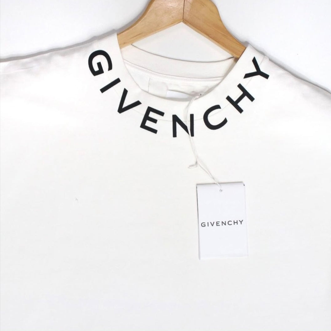 GIVENCHY T-shirt