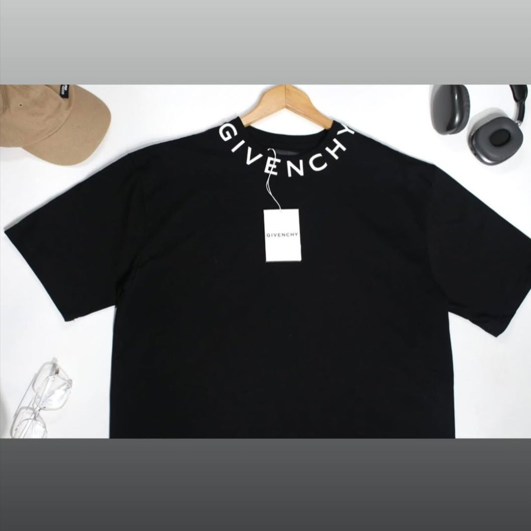 GIVENCHY T-shirt